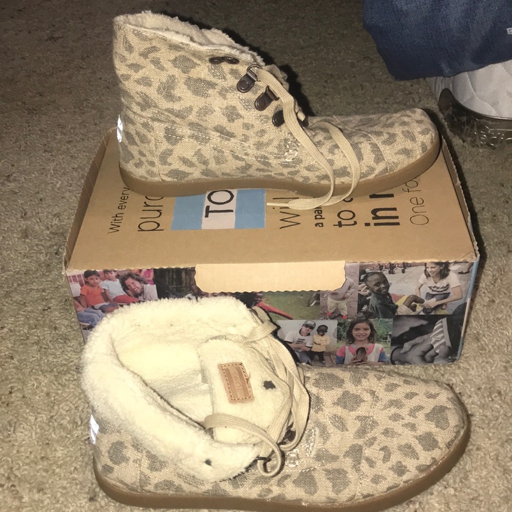 TOMS boots